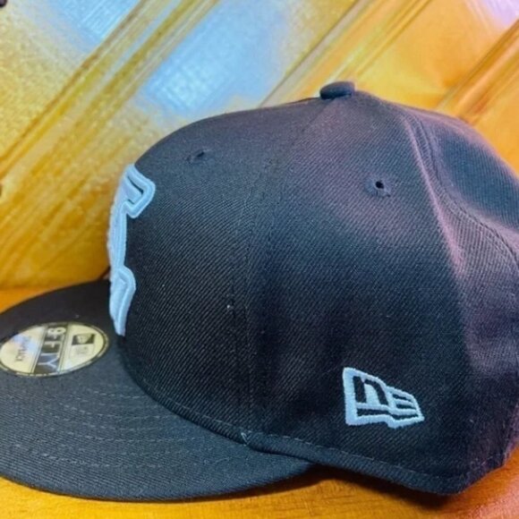 New Era Los Angeles Lakers Snapback Cap - Picture 3 of 3